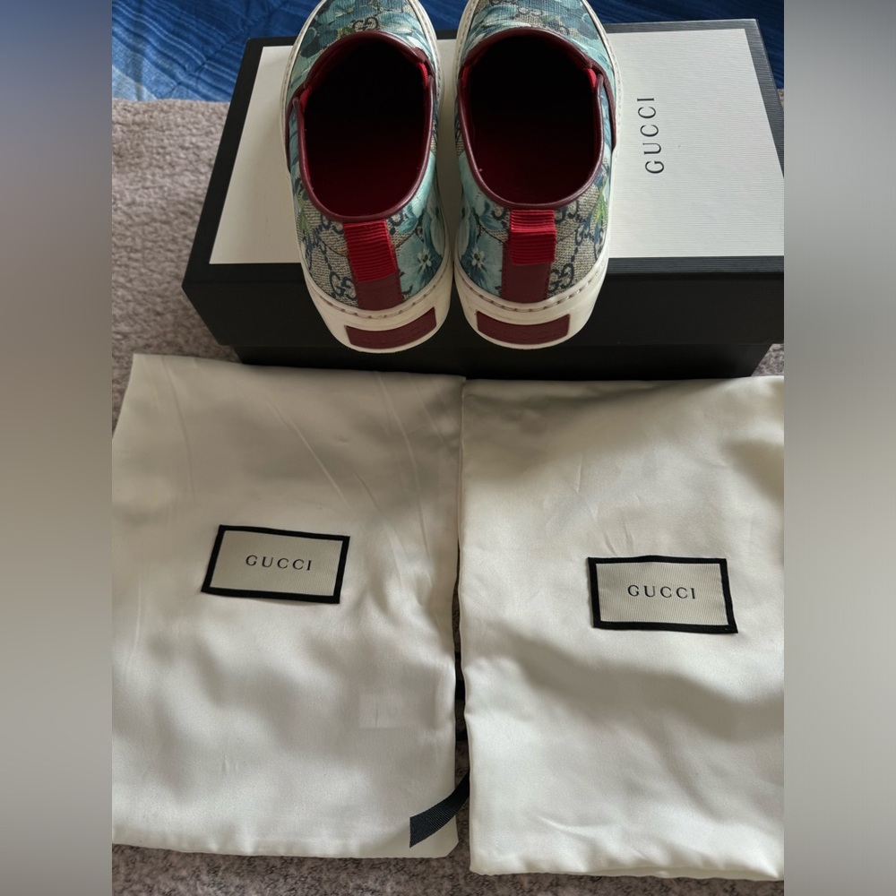 Gucci Supreme flora slip on sneakers
